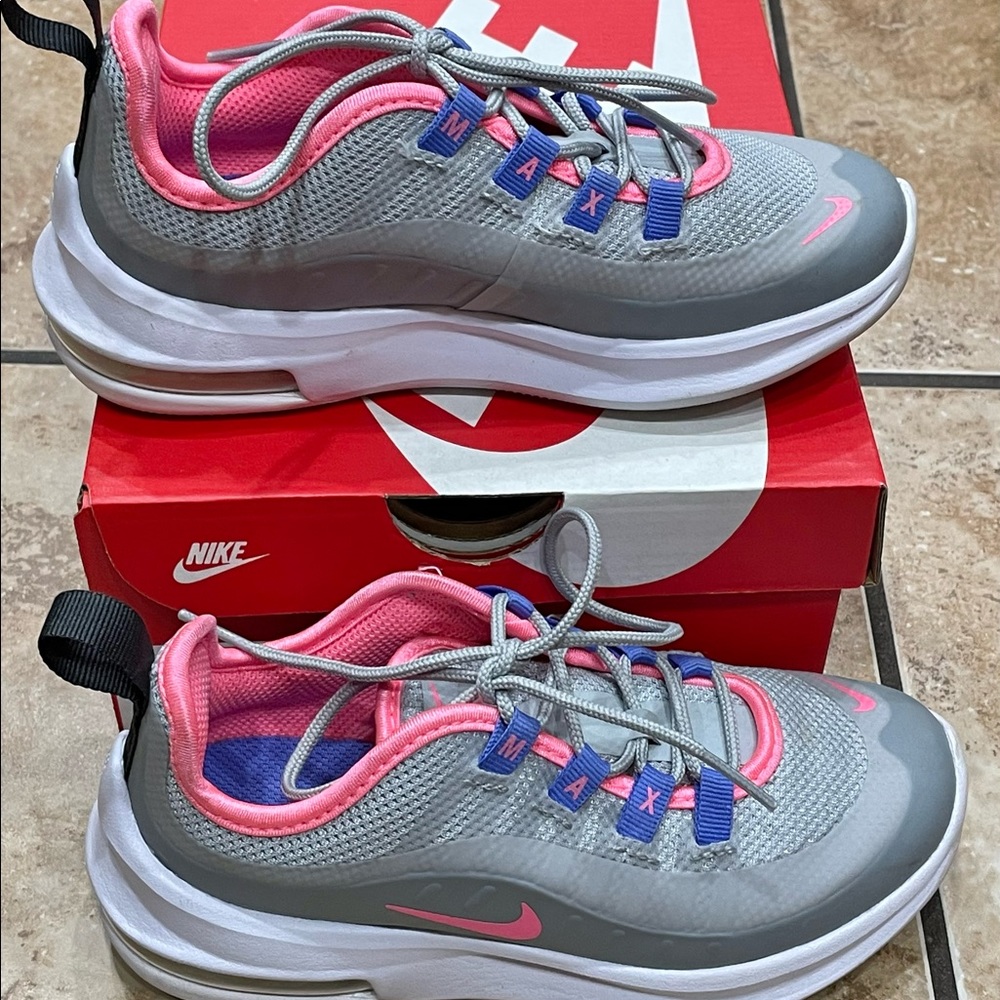 Nike Air Max Axis